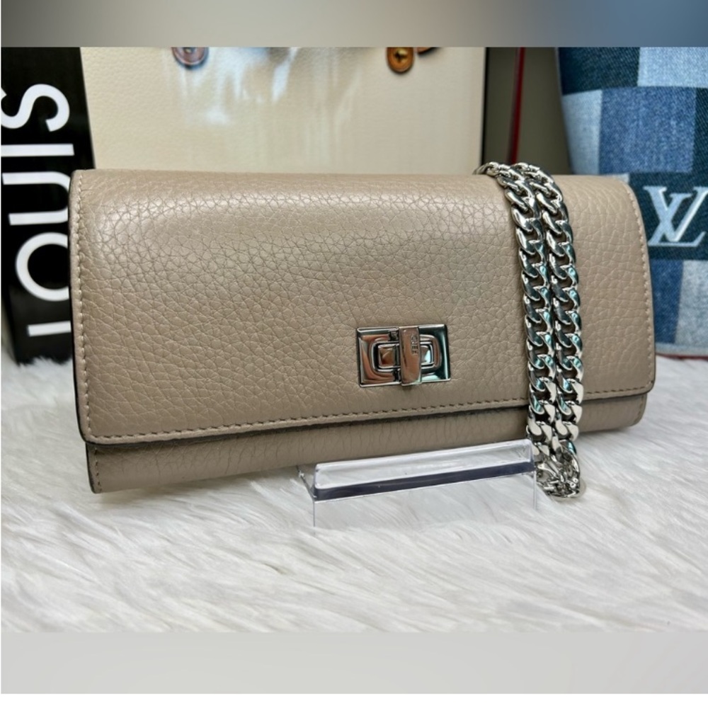 FENDI Vintage Selleria Leather Peekaboo Twist Lock Wallet
